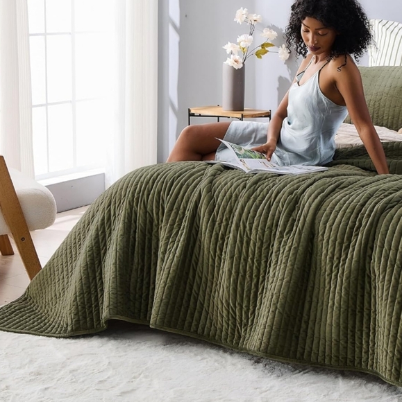 King Size Bed Army Green Striped Velvet Quilted Coverlet Bedspread Shams Set New - Picture 15 of 16